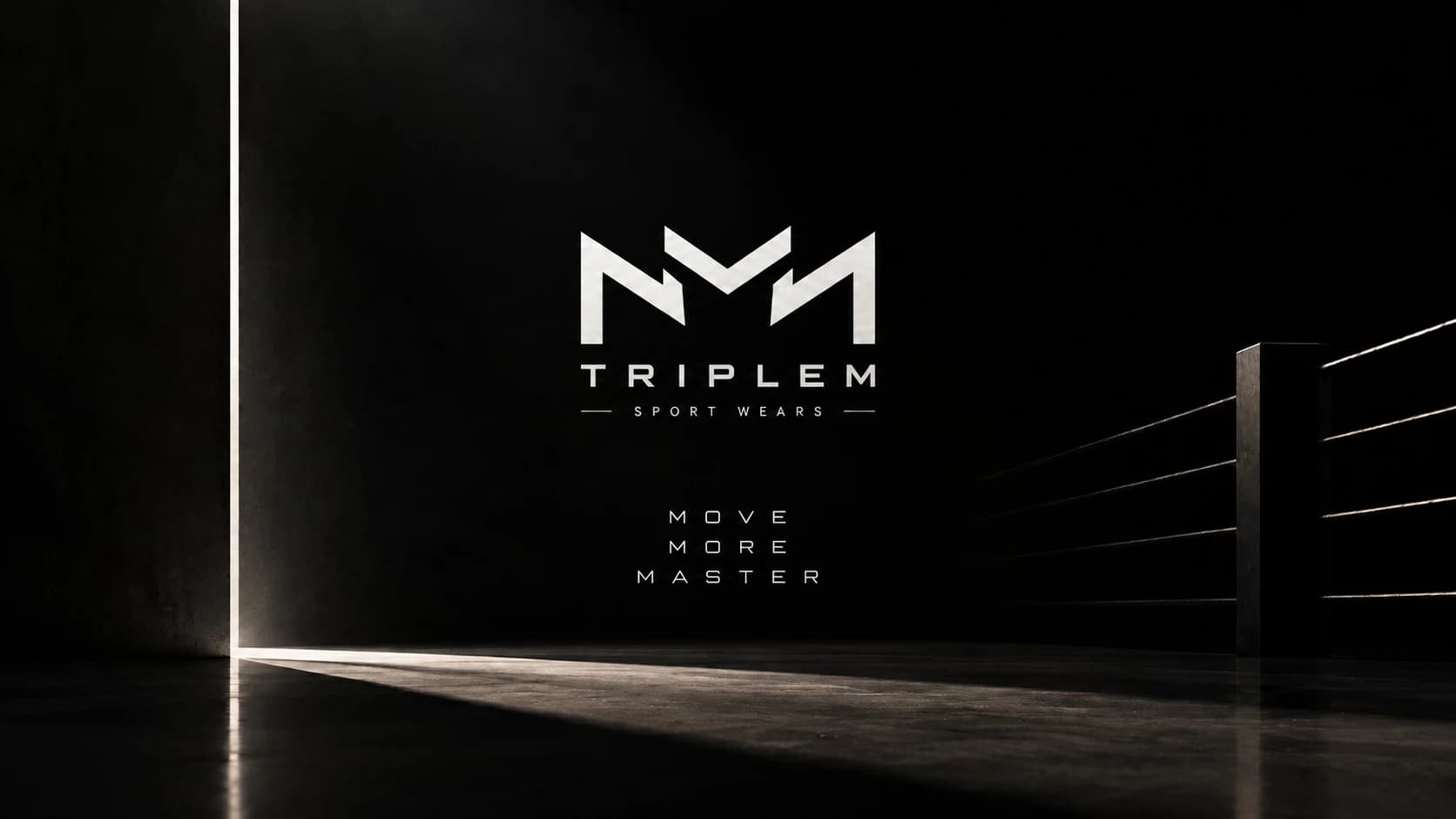 رینگ بوکس در نور کم با نشان TRIPLEM و شعار Move More Master روی دیوار